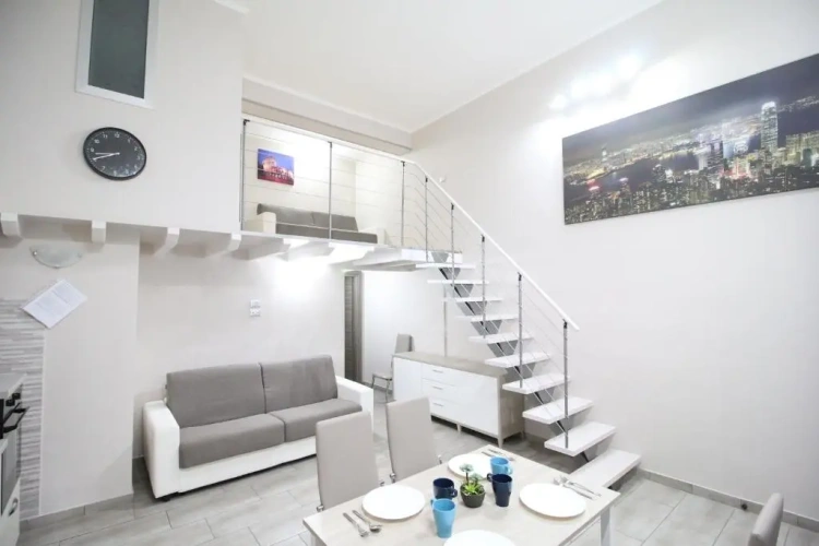 3 Bedrooms Apartment