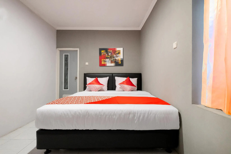 OYO 2669 Crown Residence