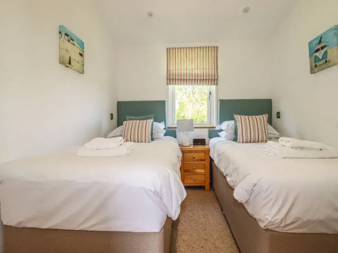 5 Meadow Retreat