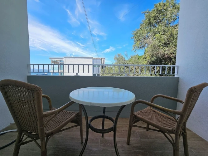2 Bedrooms Family Suite with balcony and with partial sea view