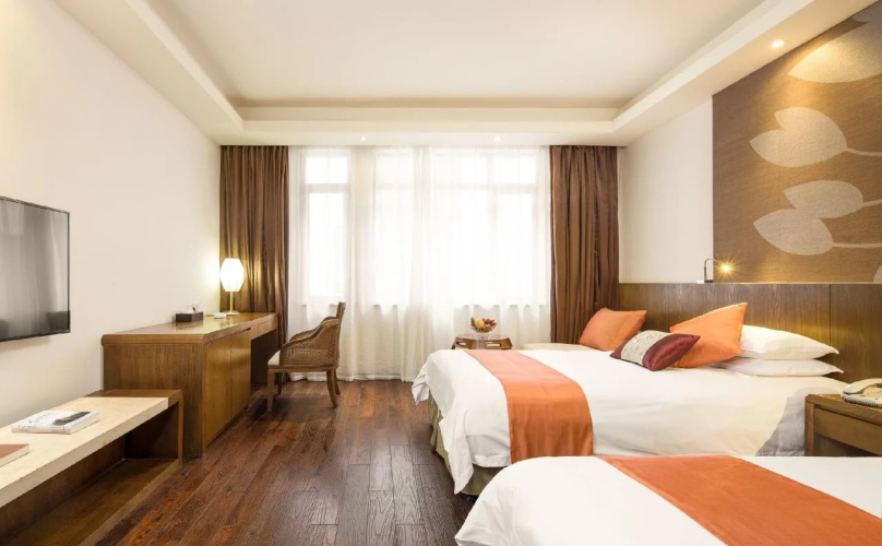 Julong Hotel