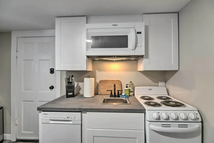 1 Bedroom Apartment