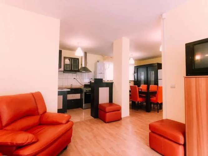 2 Bedrooms Apartment