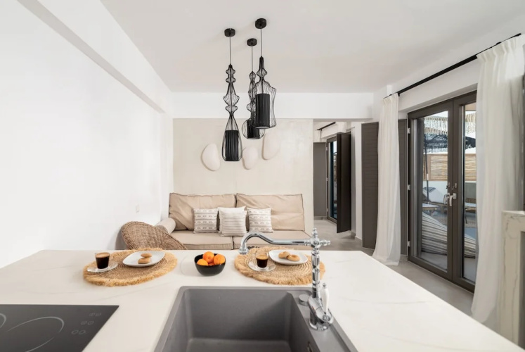 Mneme Suites & Villas