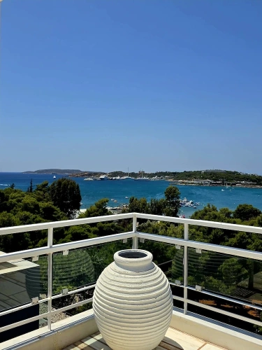 2 Bedrooms Comfort Apartment with sea view