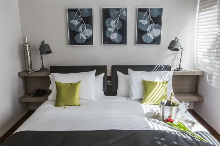 D'Door Hotel