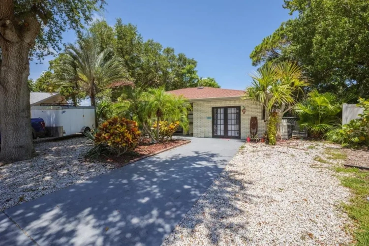 3 Bedrooms Cottage
