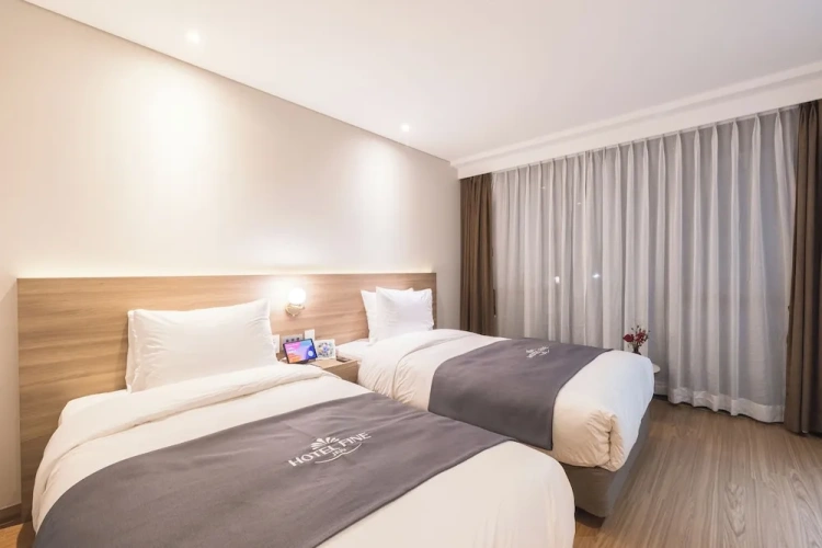 Standard Twin room