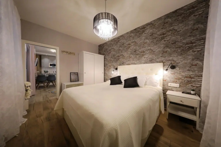 Aldo Apartments Center