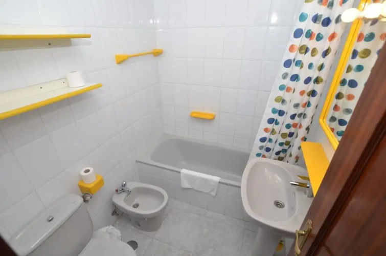 106716 - Apartment in Isla