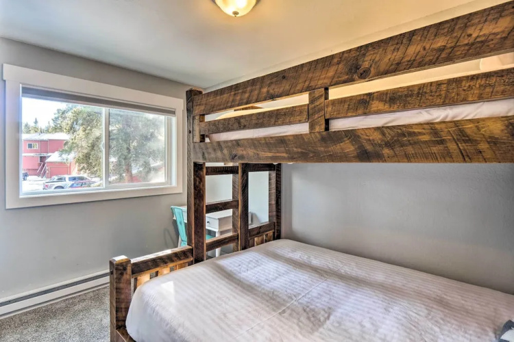 Sauna, Deck & Fire Pit: Breckenridge Townhouse!