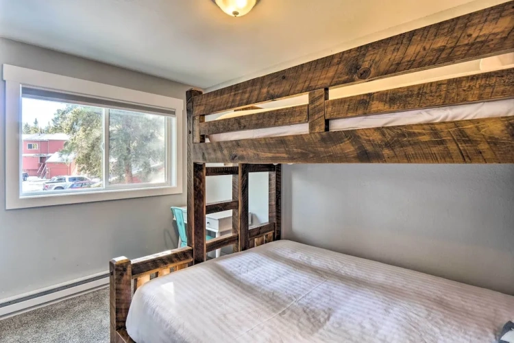3 Bedrooms Apartment
