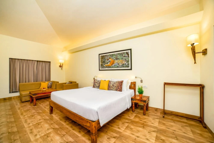Lemon Tree Wildlife Resort  Bandhavgarh