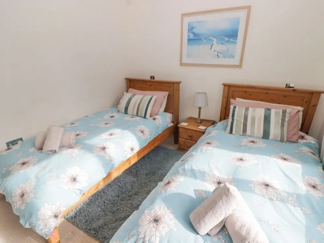3 Strawberry Close