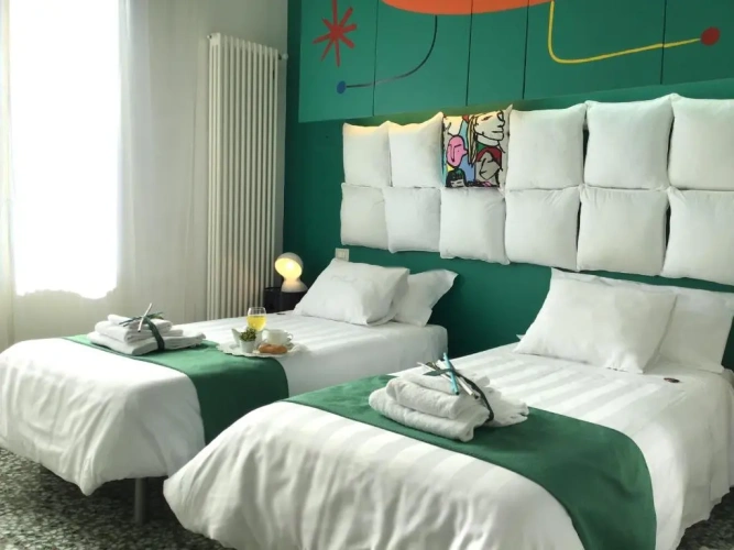 Standard Twin room