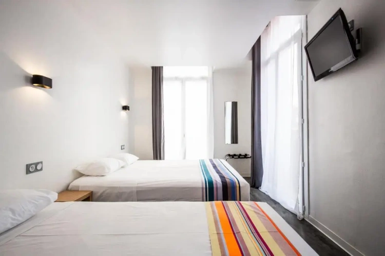 Standard Triple room