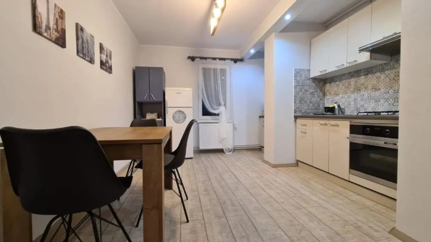 3 Bedrooms Apartment