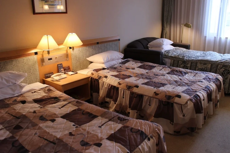 Standard Triple room