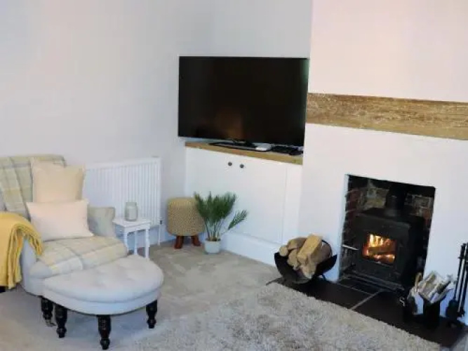 Manor Farm Cottage - Pet friendly