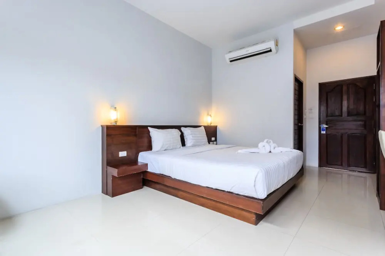 77 Bangla Hotel
