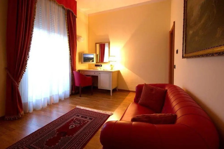 Recina Hotel