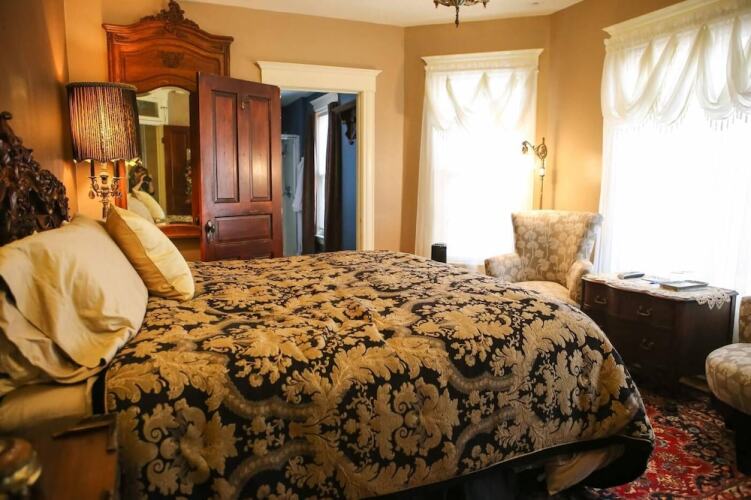 Bed & Breakfast on Broadway Over view