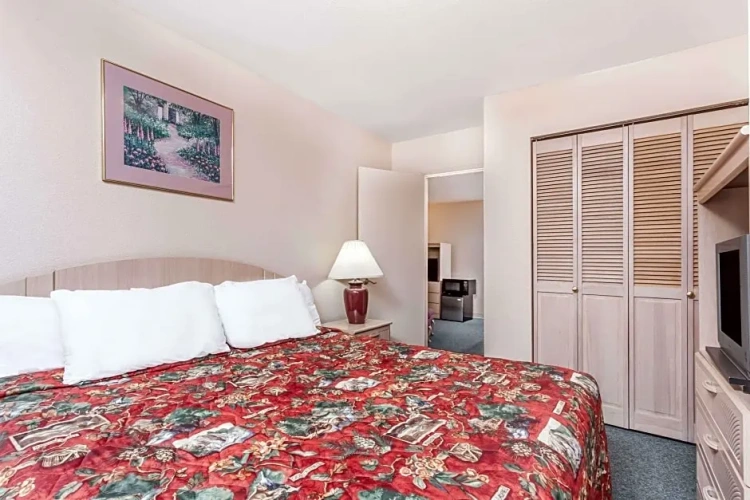 Quadruple Suite