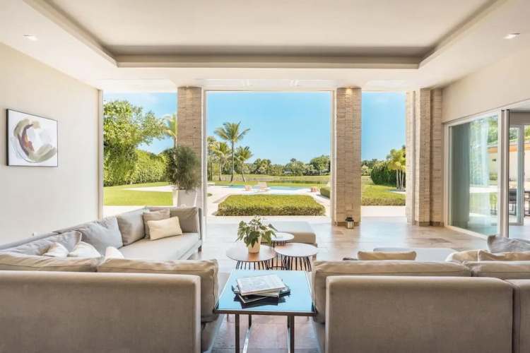 Spacious Villa w Pool Garden Views