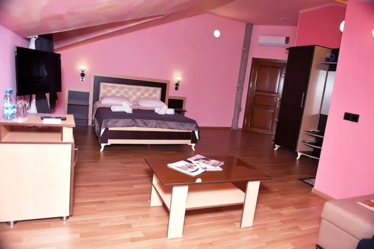 1 Bedroom Deluxe Double room