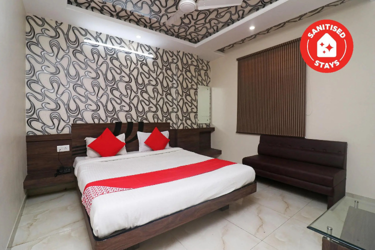 OYO 27611 Hotel Shree Regency