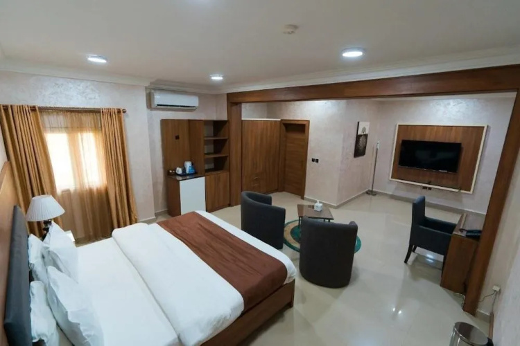 Phoenicia Suites