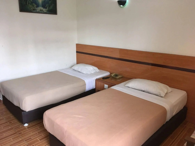 Paradise Hotel