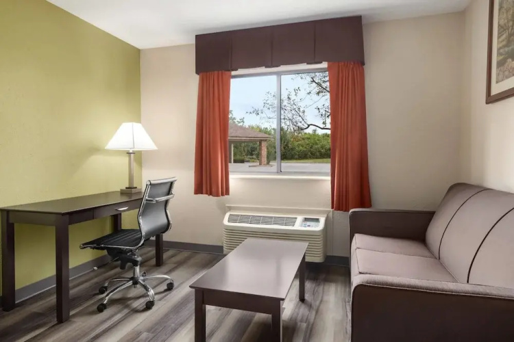 Baymont Inn and Suites Monroe