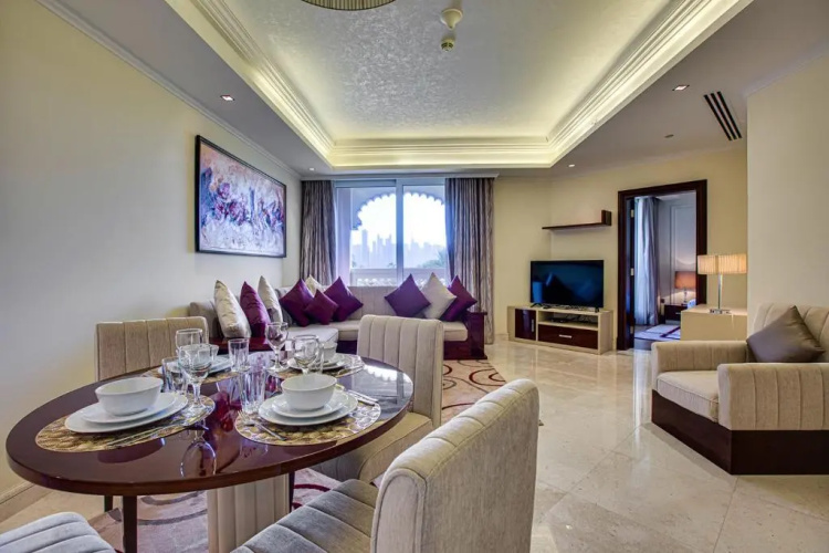 TAJ 5* Palm Jumeirah apartment with beach access