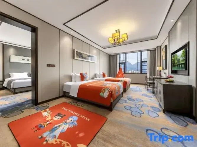 2 Bedrooms Family Suite with river view