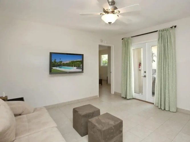 2 Bedrooms Apartment