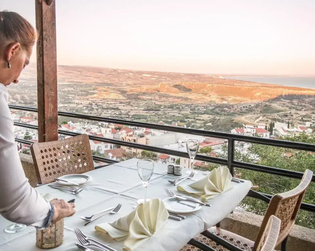 Hill View Restaurant & Apartments