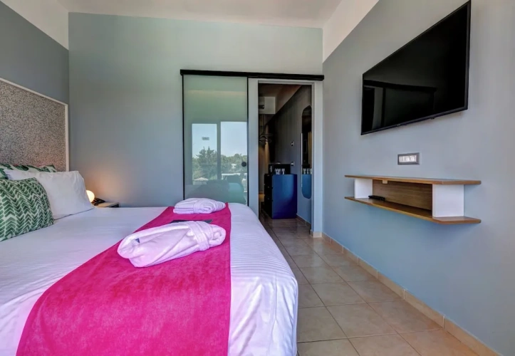 Deluxe Family room with balcony