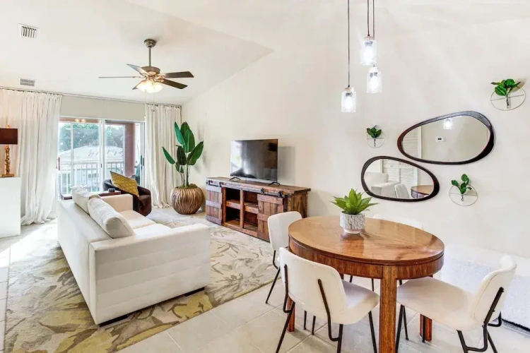 2 Bedrooms Apartment