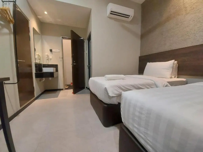 Standard Twin room