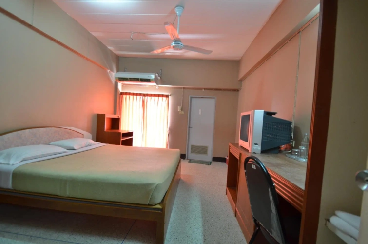 Standard Double room with city view