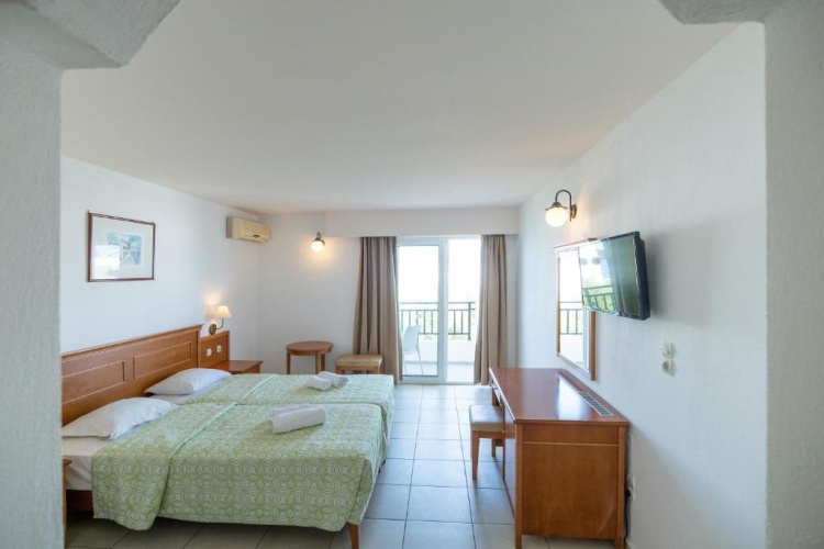 Twin room with sea view
