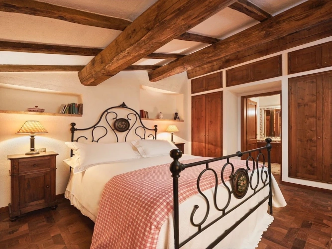 4 Bedrooms Comfort Cottage
