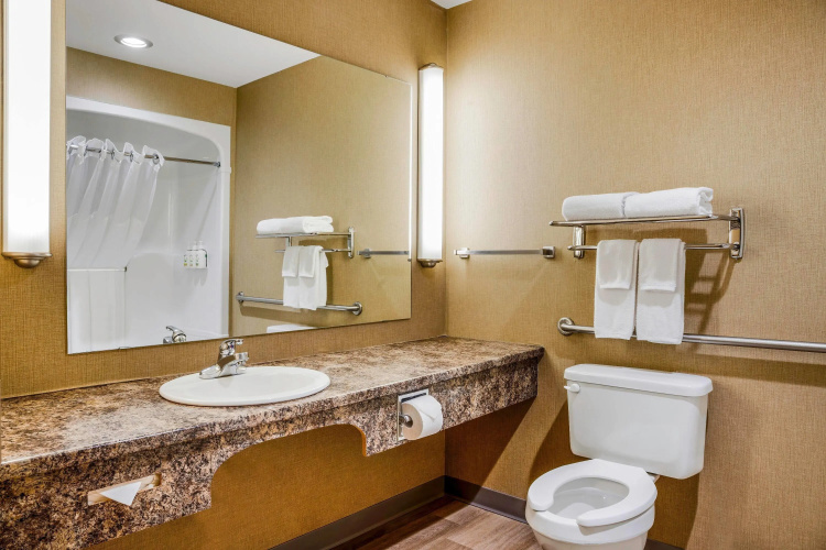 Days Inn & Suites by Wyndham West Edmonton photo 9