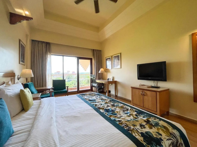 Acron Candolim Regina
