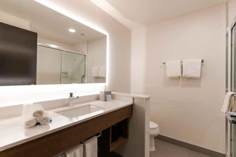 Holiday Inn Express & Suites Edmonton SW - Windermere photo 9