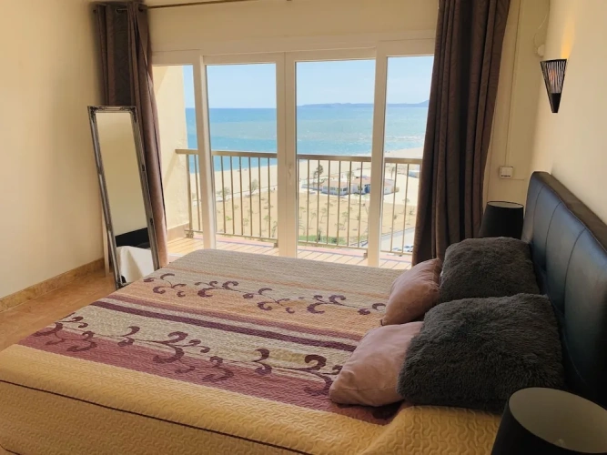 2 Bedrooms Apartment with sea view