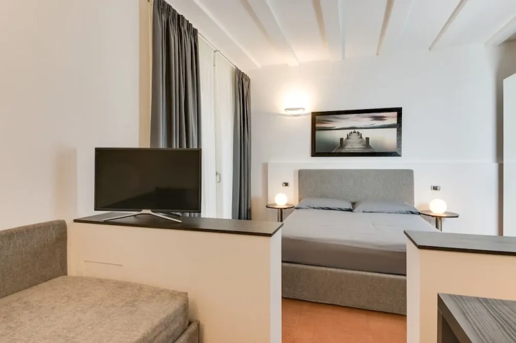 Standard Triple Basement room