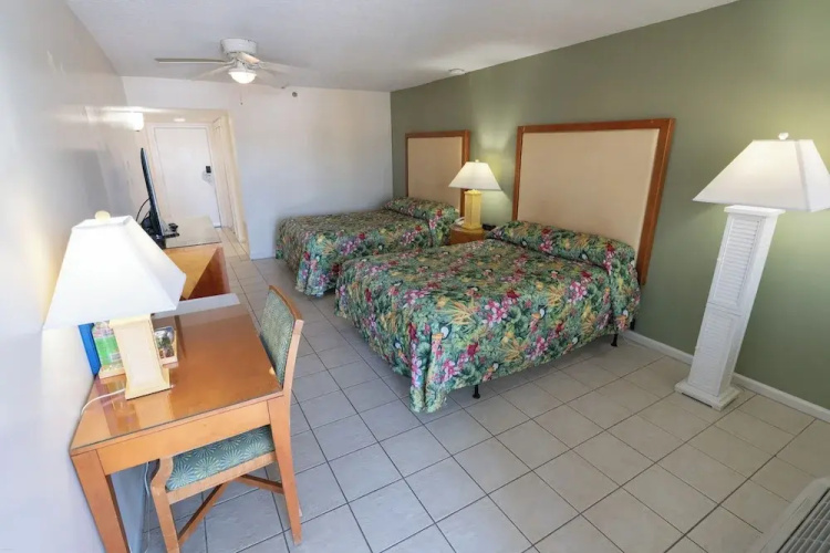 Pirate's Cove Resort & Marina