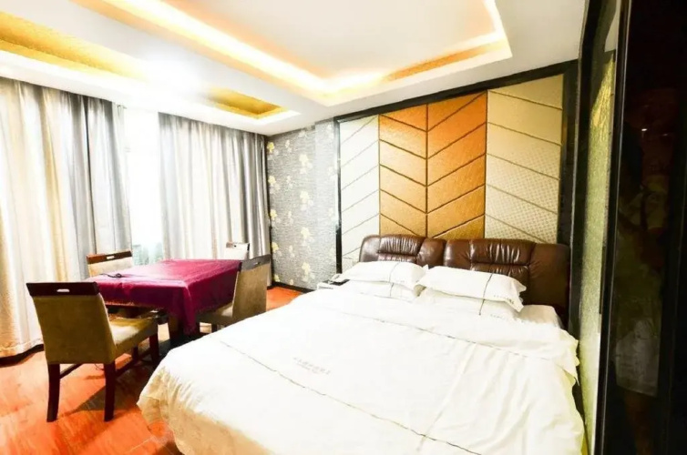 Yiwu Feinidi Inn
